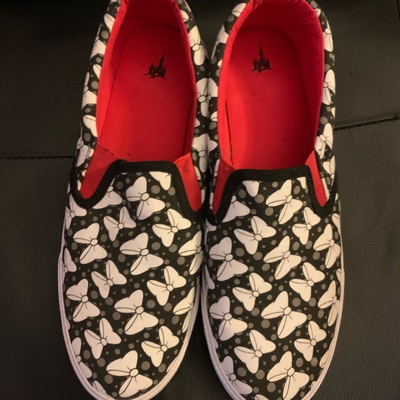 Disney Shoes - Minnie bow shoes